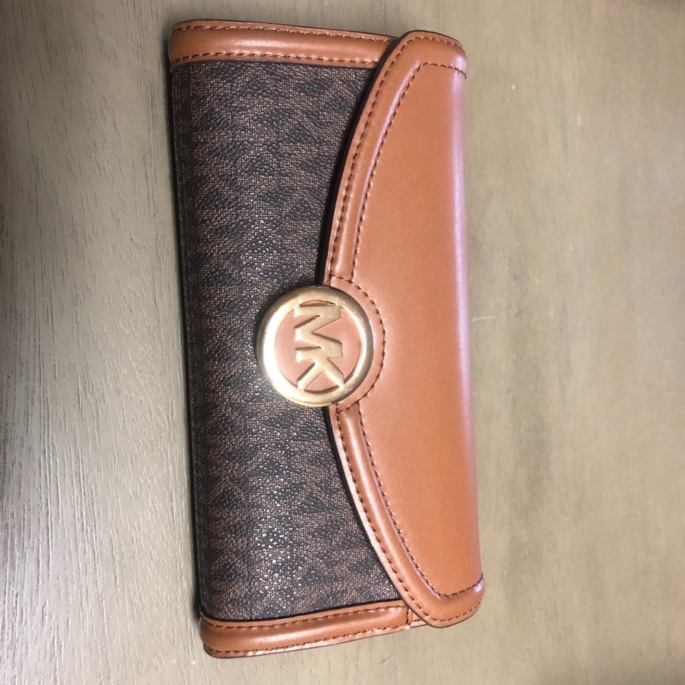 Michael Kors wallet